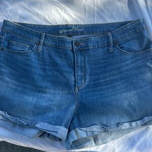 Universal Threads shorts